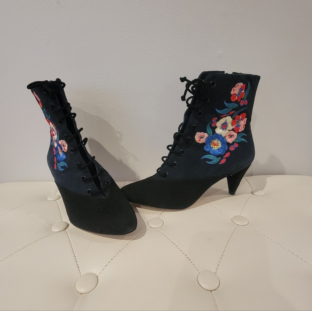 Tory Burch Cassidy Floral Embroidery Lace Up Suede Bootie Black Navy Size 7